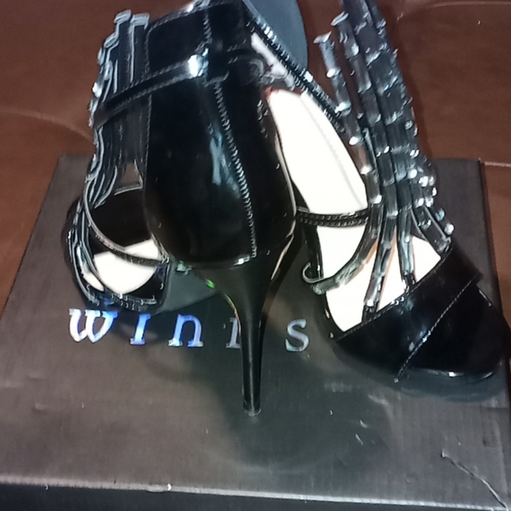 Windsor - Picture 3 of 5